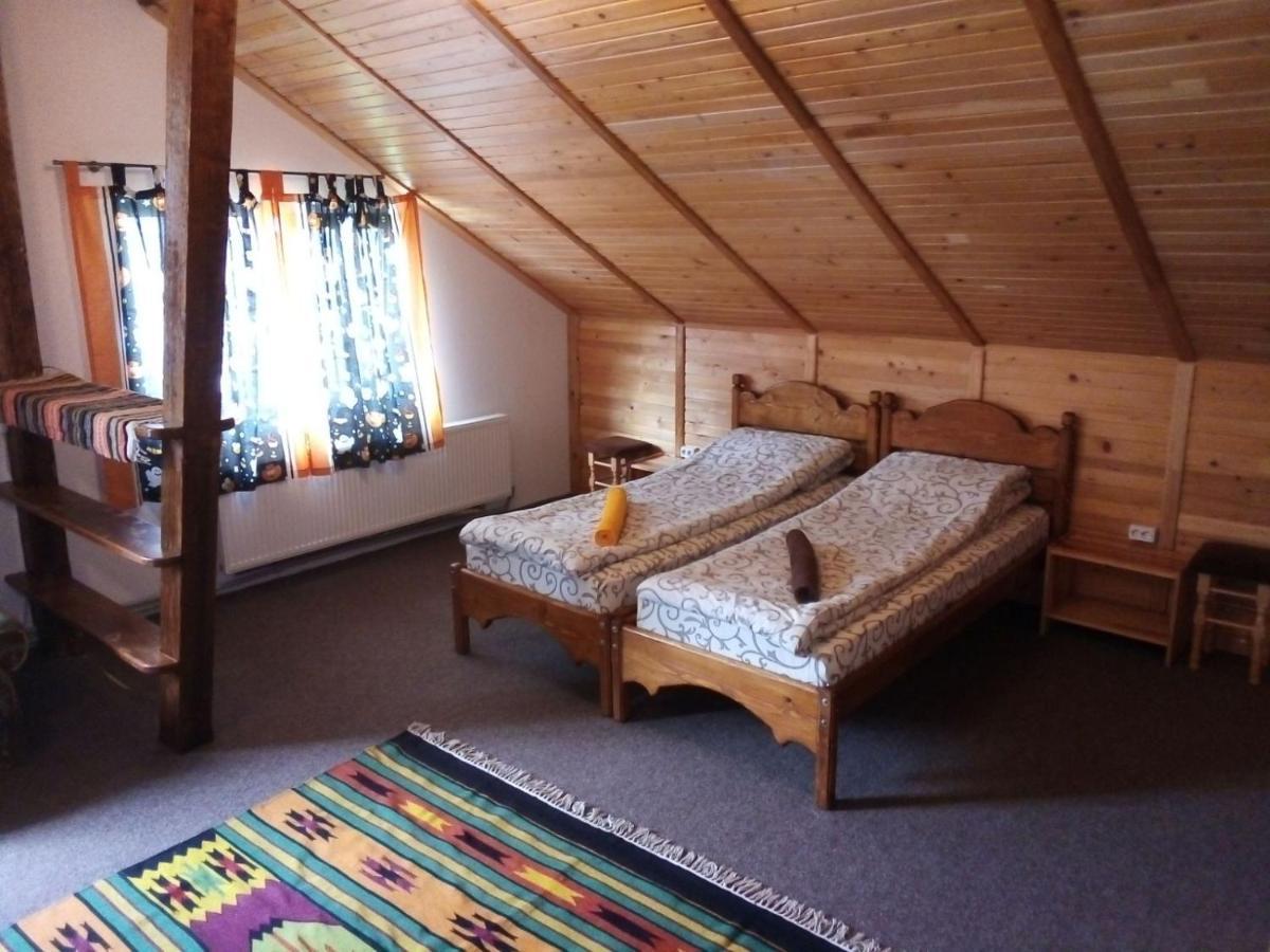 Guest House Mansarda Yaremche Exterior photo