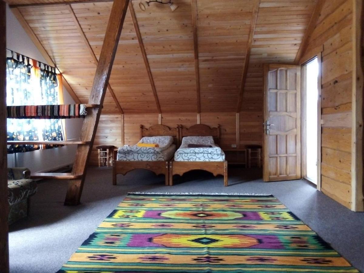 Guest House Mansarda Yaremche Exterior photo